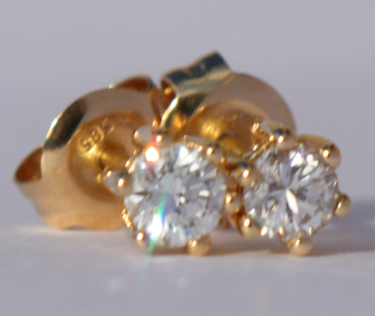 14 kt gouden oorstekers 0.32 ct diamanten natuurlijk gecertificeerd
