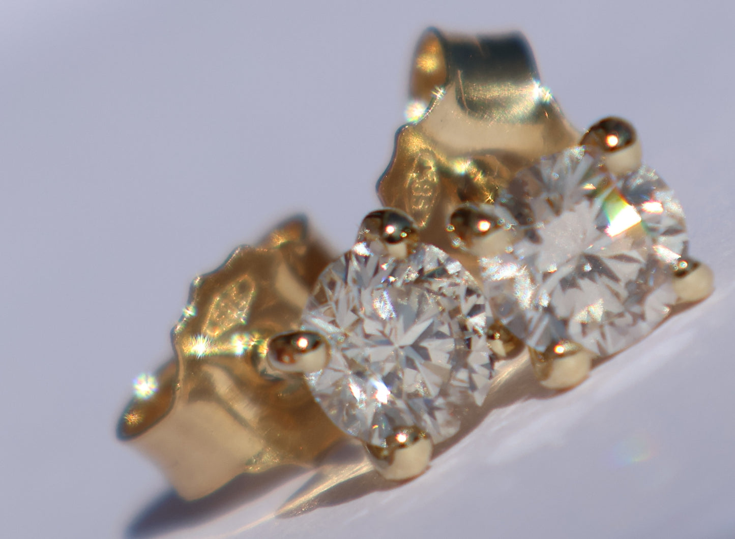 14 kt gouden oorbellen 1 ct diamanten IGI